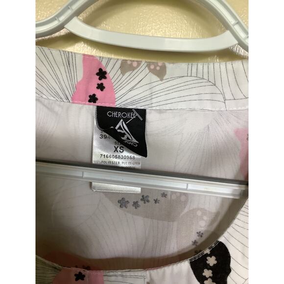 Cherokee Studio Women's Scrub top size XS - Picture 3 of 3